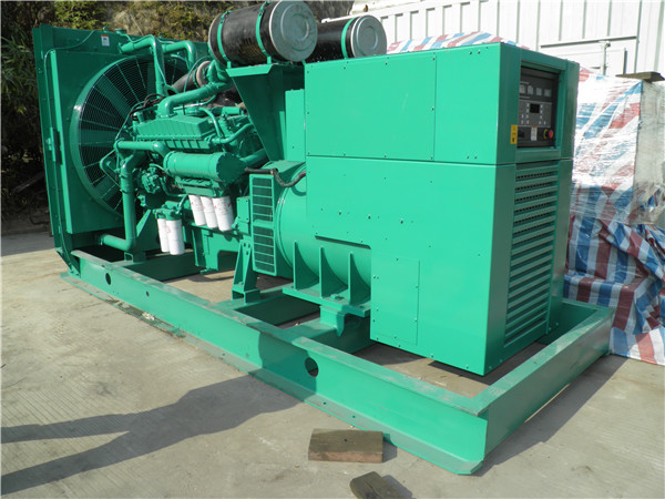 依安出租发电机-进口柴油发电机组与国产柴油发电机组的区别