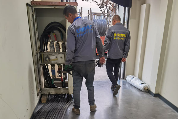 依安柴油发电机组的输出电压调节方式对设备性能有哪些影响？