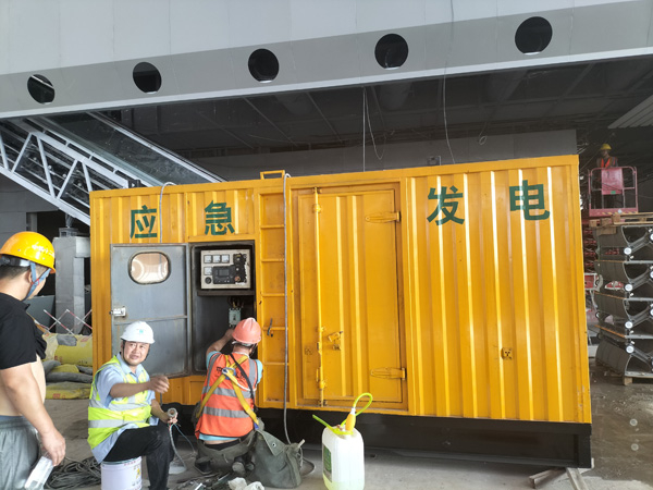 依安怎样判断空气滤清器是否需要更换？