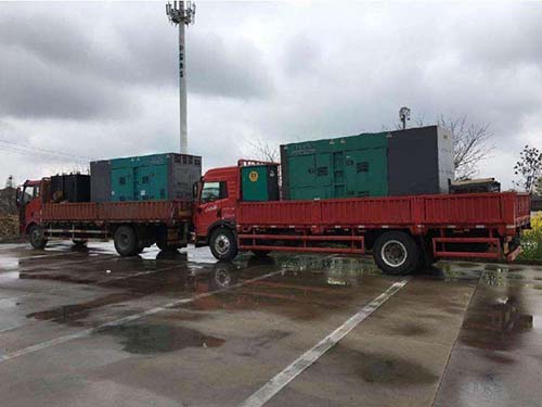 依安涂抹密封胶后，需要等待多长时间才能安装水冷式机油散热器密封件？